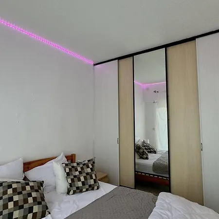 Agreable T2 Climatise Avec Parking, Terrasse Et Animaux Acceptes - Fr-1-529-290 * Le Barcarès