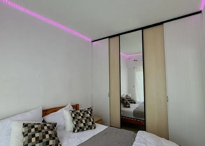 Agreable T2 Climatise Avec Parking, Terrasse Et Animaux Acceptes - Fr-1-529-290 * Le Barcares